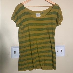 💚 LinQ shirt size Medium 💚